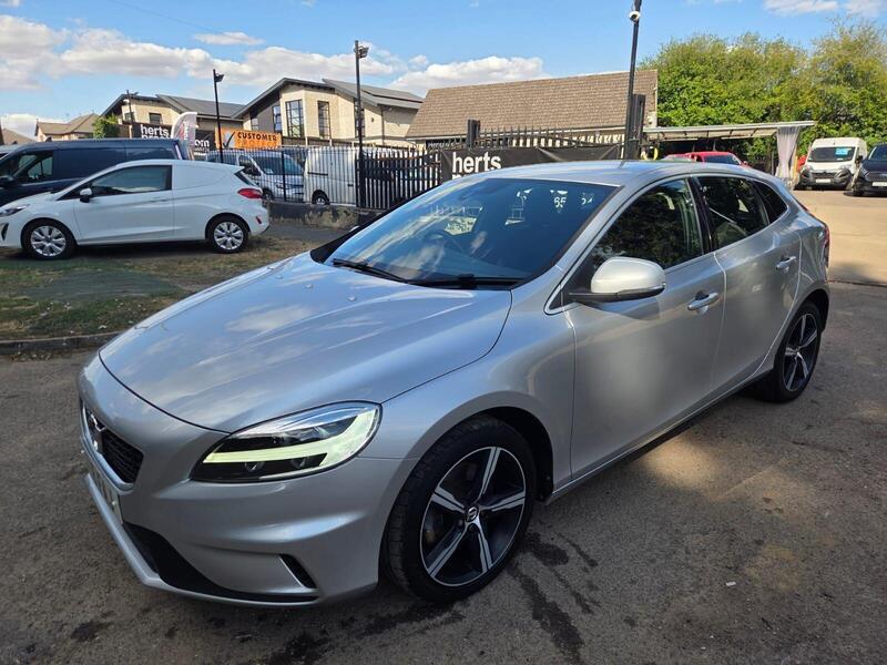 Volvo V40 view 5