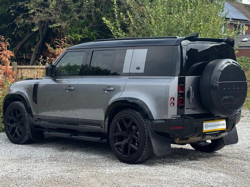 Land Rover Defender view 3