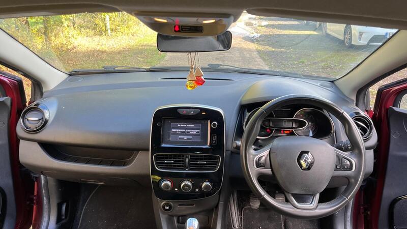 2019 Renault Clio — photo 23