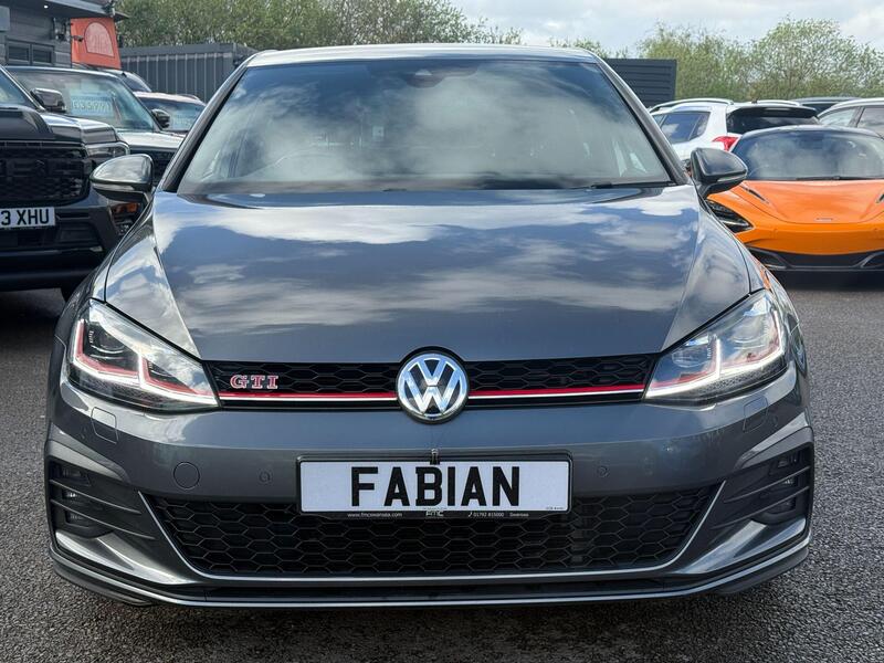 Volkswagen Golf view 3
