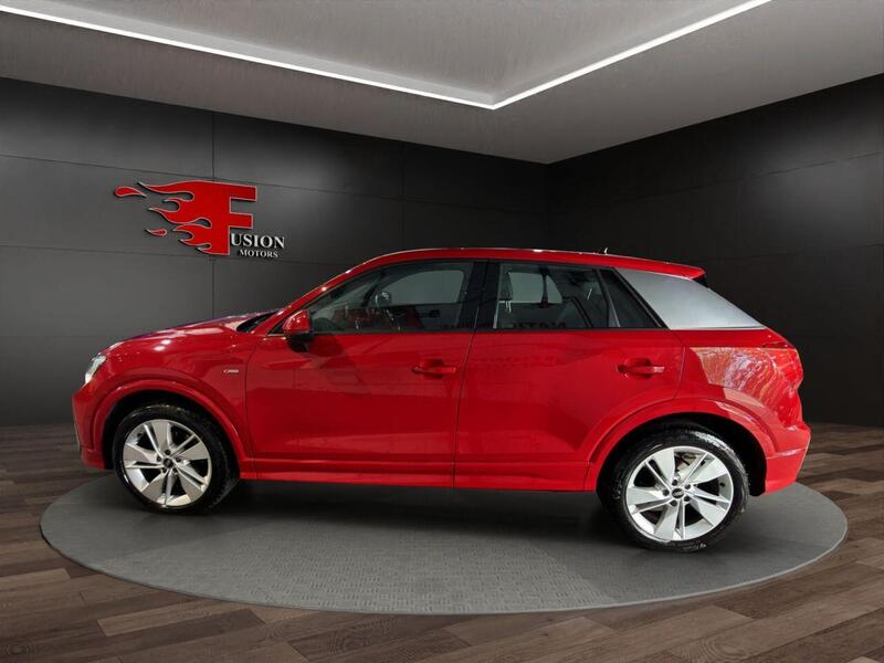 Audi Q2 view 4