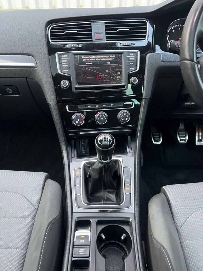 Volkswagen Golf view 22