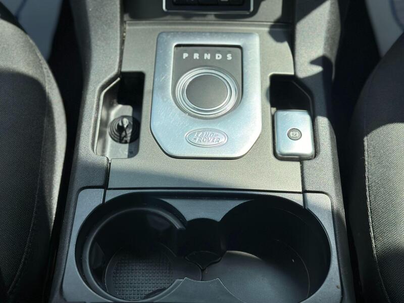 Land Rover Discovery view 17