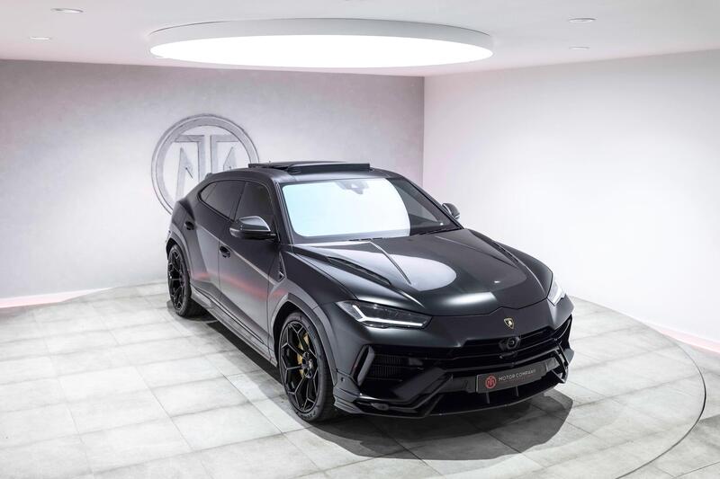 Lamborghini Urus view 6