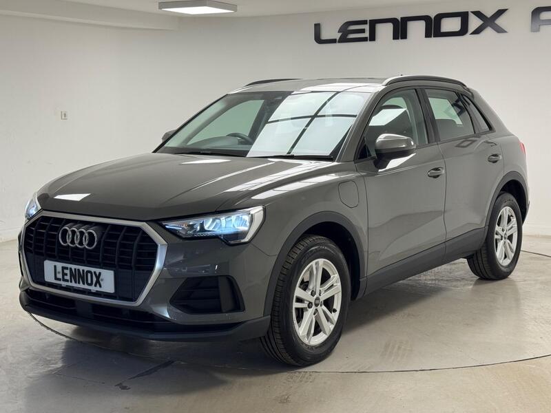 Audi Q3 view 4