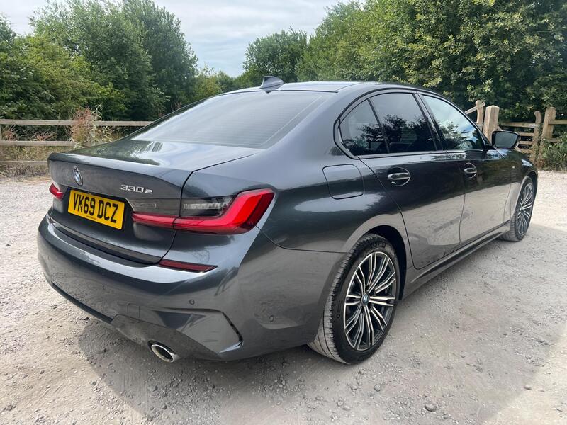 BMW 3 Series view 6