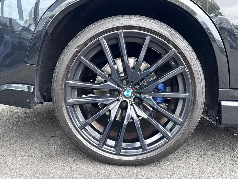 BMW X5 BMW X5 view 6