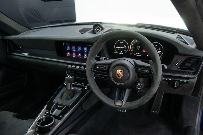 Porsche 911 view 3
