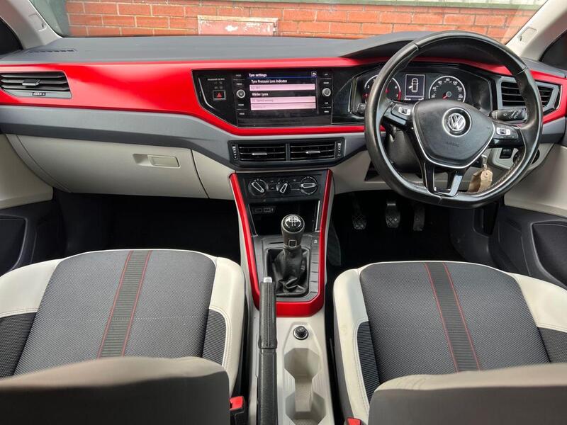 Volkswagen Polo view 16