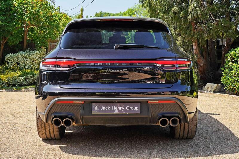 Porsche Macan view 5