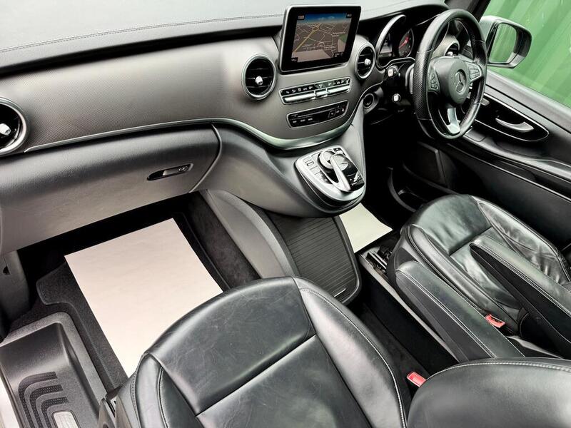 Mercedes-Benz V Class view 4