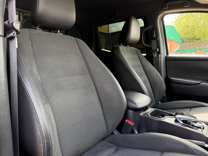 Mercedes-Benz X Class view 7
