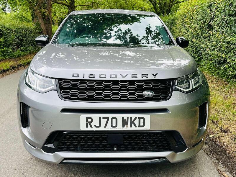 Land Rover Discovery Sport view 3