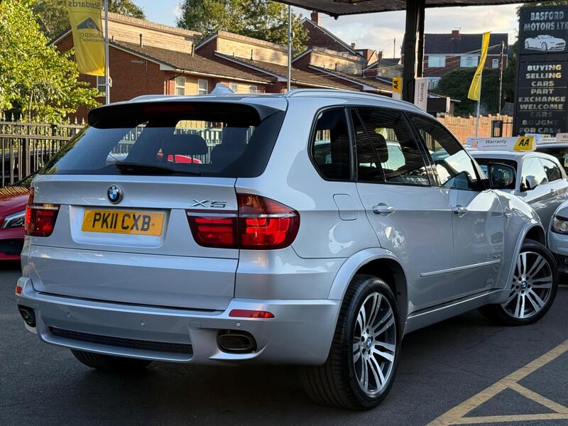 BMW X5 view 3