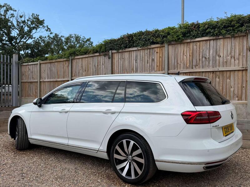 Volkswagen Passat view 7