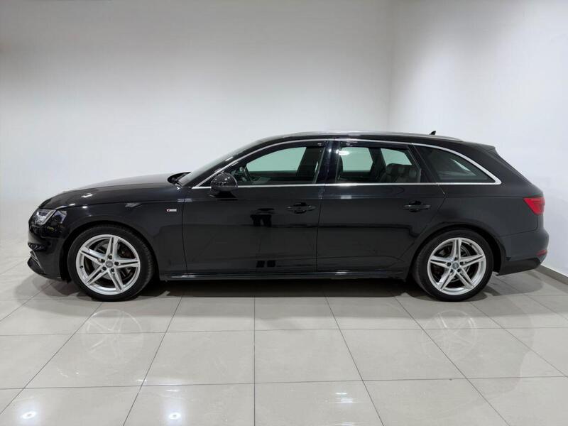 Audi A4 Avant view 5