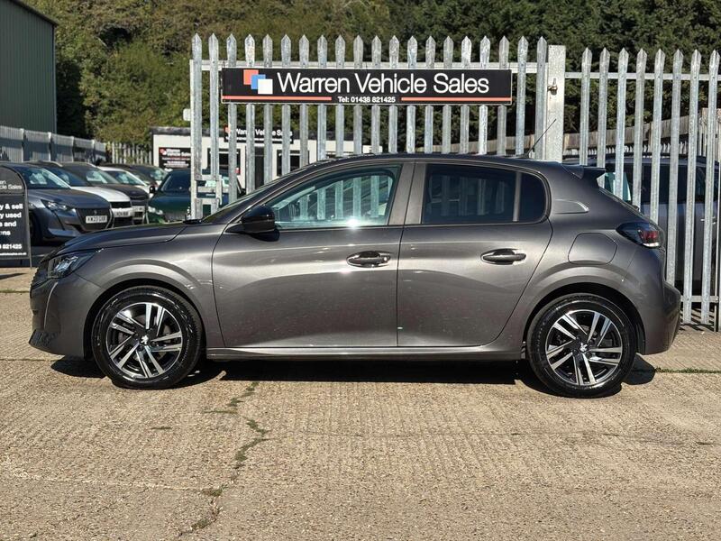 Peugeot 208 view 5