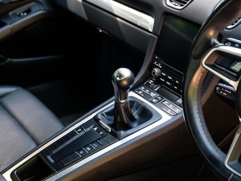 Porsche Cayman view 5