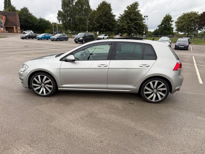 Volkswagen Golf view 5