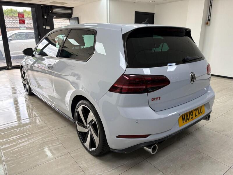 Volkswagen Golf view 5