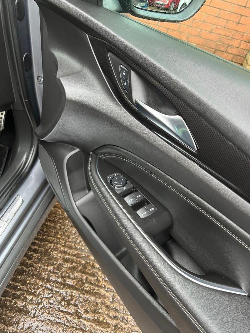 Vauxhall Insignia view 22