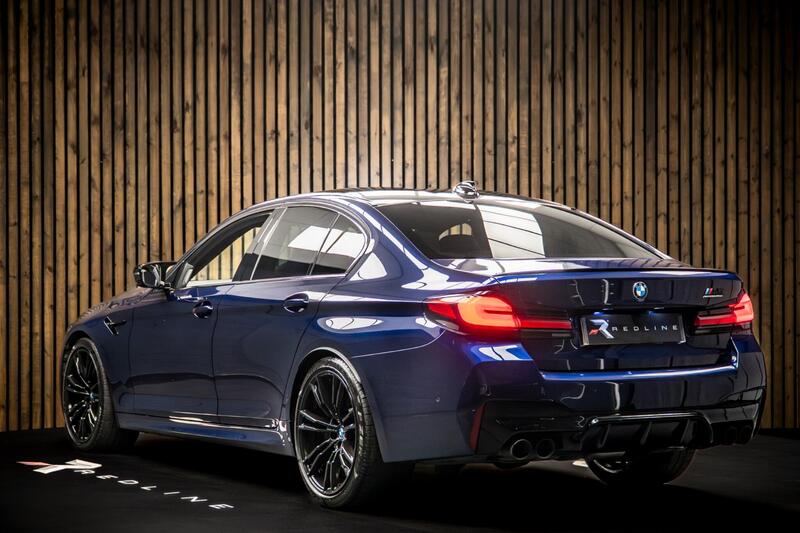 BMW M5 view 3