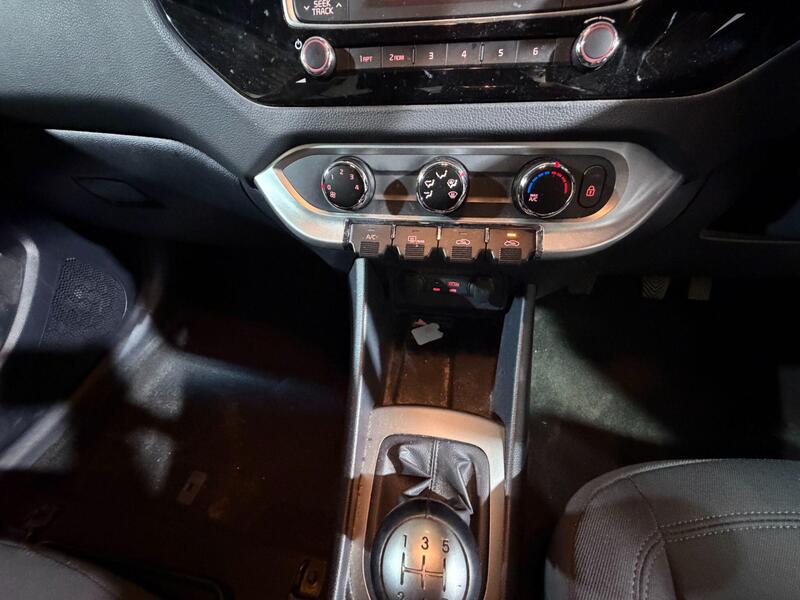 2016 Kia Rio — photo 12