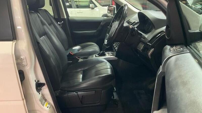Land Rover Freelander 2 view 7