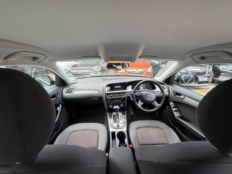 Audi A4 view 4