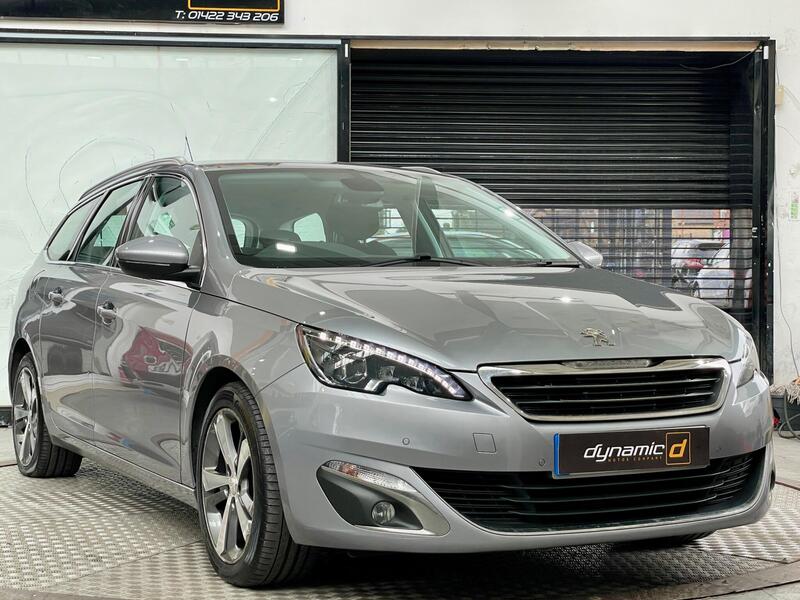 Peugeot 308 SW view 2