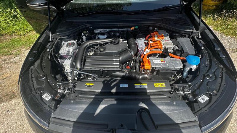 2025 Volkswagen Passat — photo 21