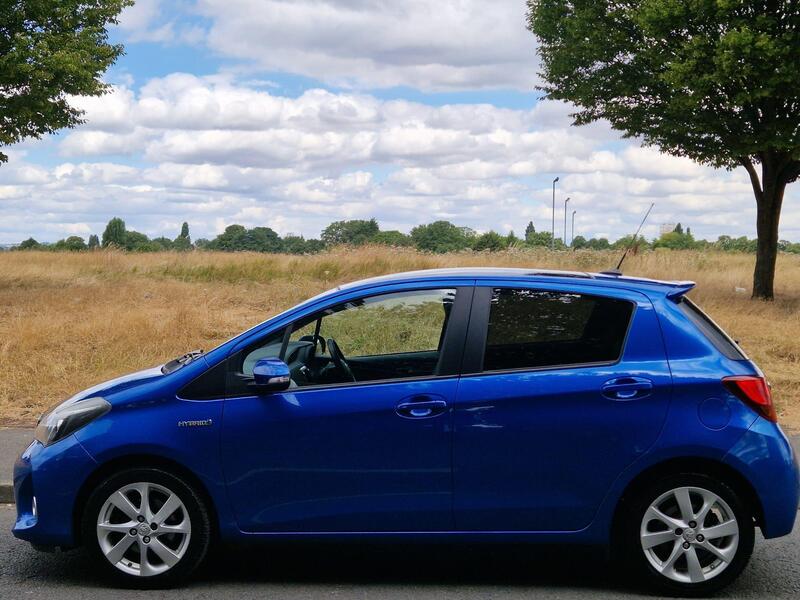 Toyota Yaris view 3