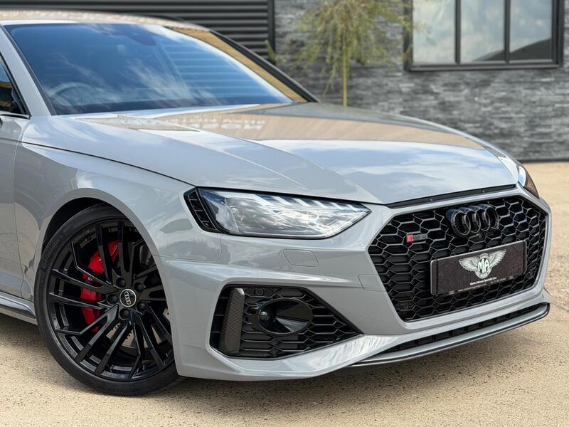 Audi RS4 Avant view 7