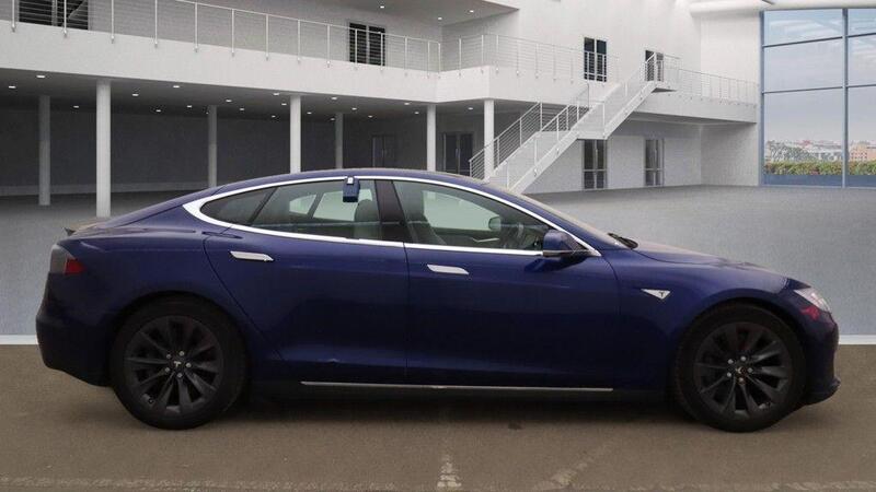 Tesla Model S view 5