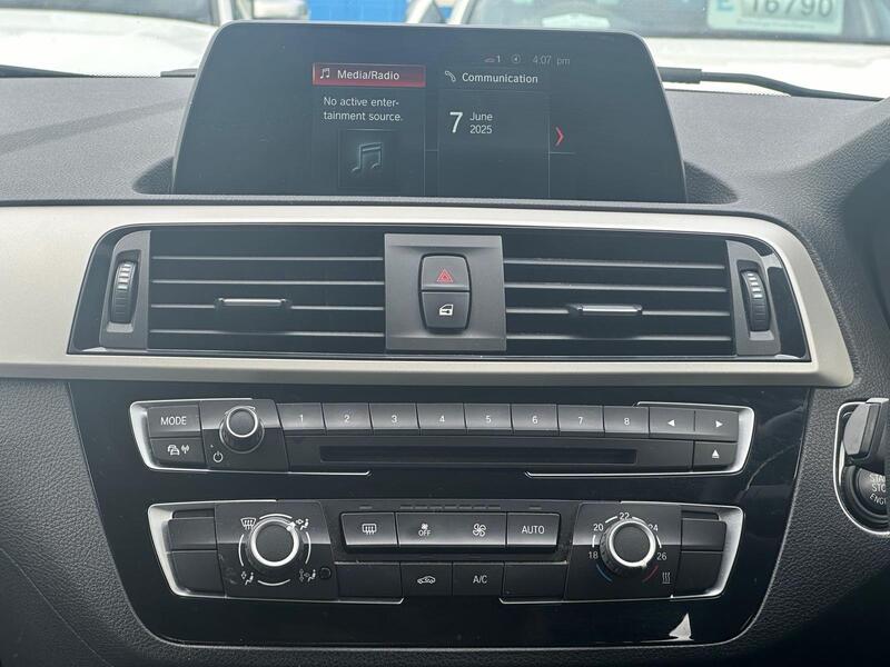 BMW 1 Series view 13