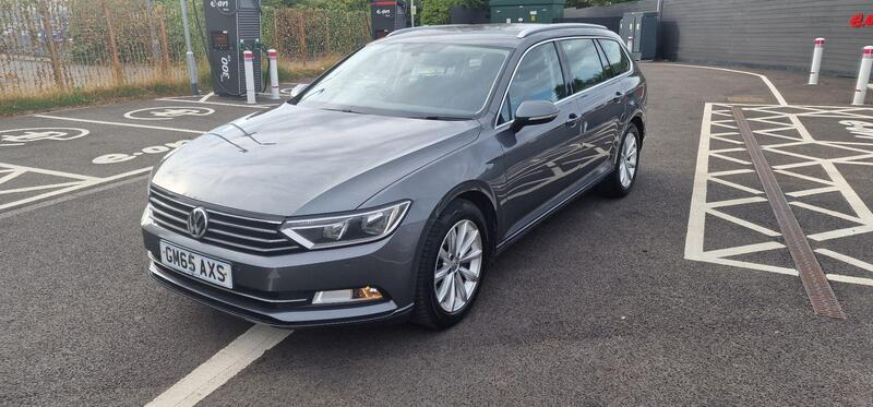 Volkswagen Passat view 2