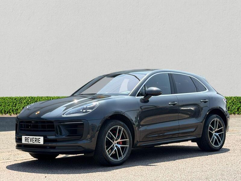 Porsche Macan view 4