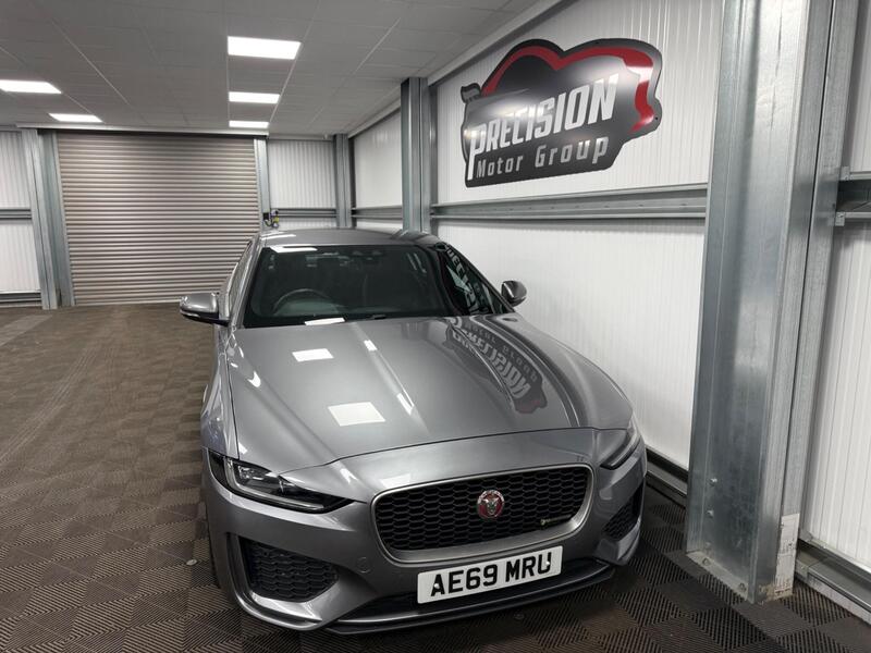 Jaguar Xe view 3
