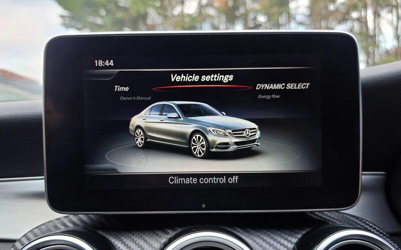 Mercedes-Benz C Class 2.1 C300dh AMG Line (Premium Plus) G-Tronic+ Euro 6 (s/s) 4dr thumbnail 49