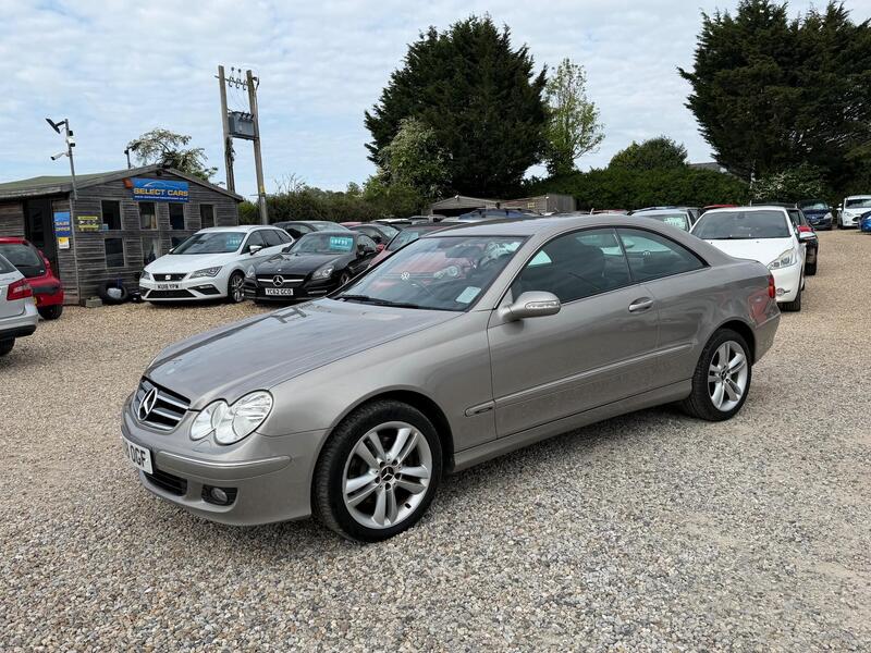 Mercedes-Benz CLK view 5