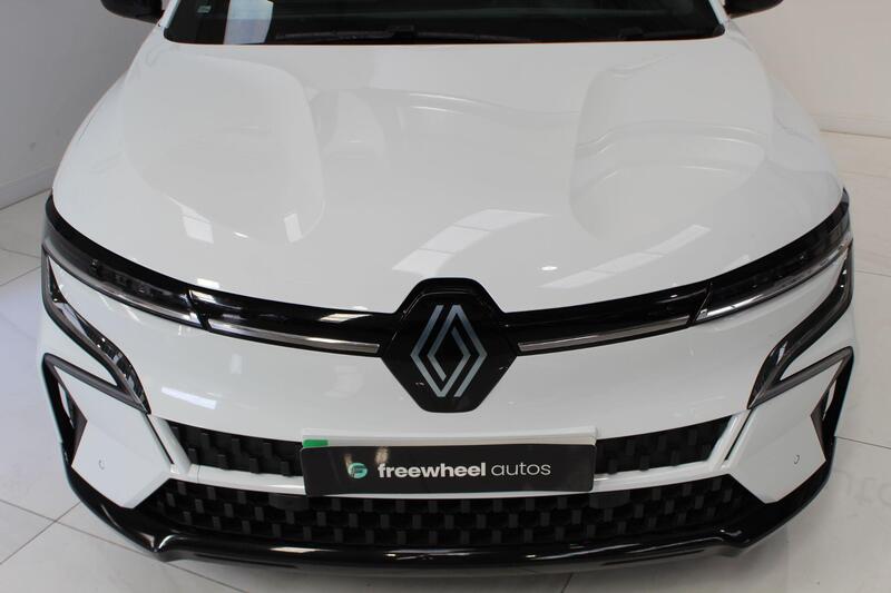2023 Renault Megane E-Tech in White — image 7 of 83