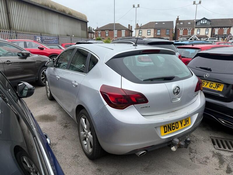 Vauxhall Astra view 3