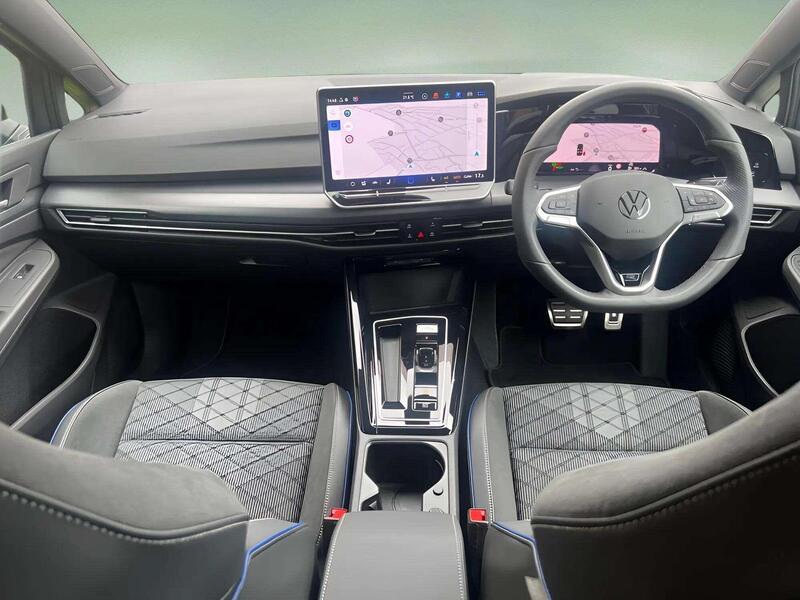 Volkswagen Golf view 3