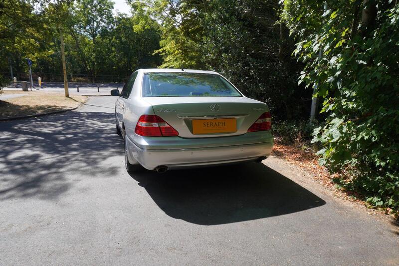 Lexus LS view 5
