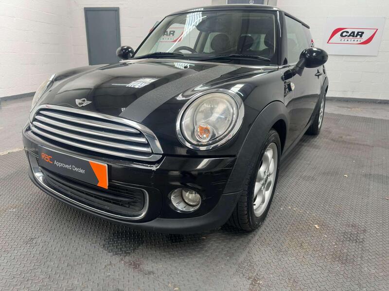 MINI Hatch — photo 1