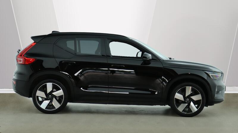 Volvo XC40 view 3