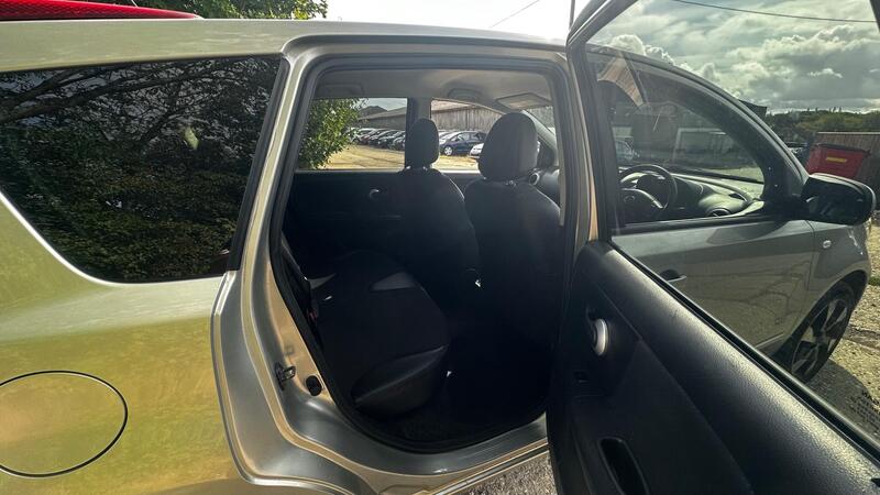 2012 Nissan Note — photo 9