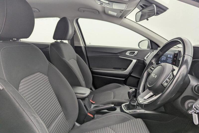 Kia Xceed view 3