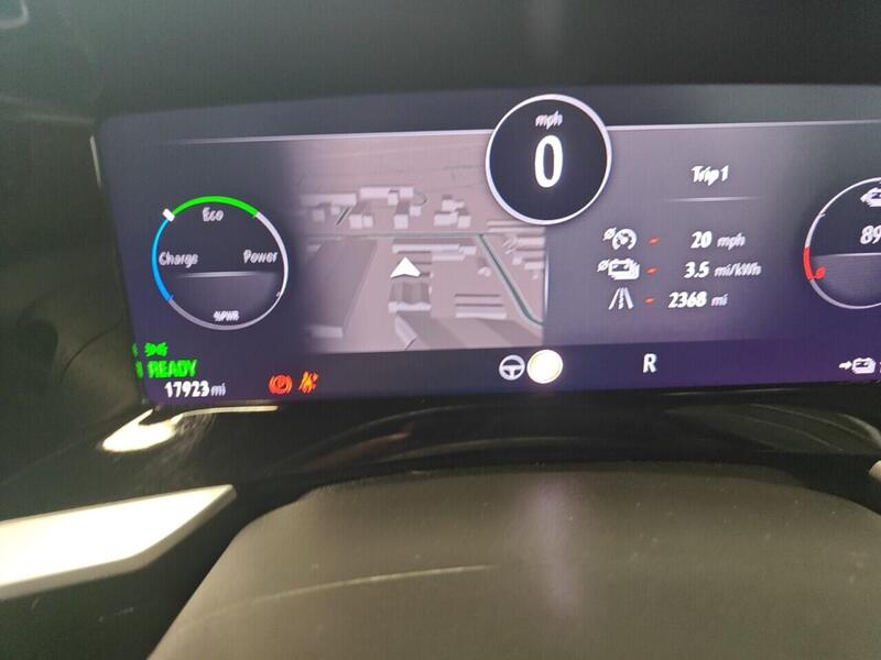 Vauxhall Mokka Electric view 4