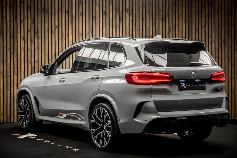 BMW X5 M view 3